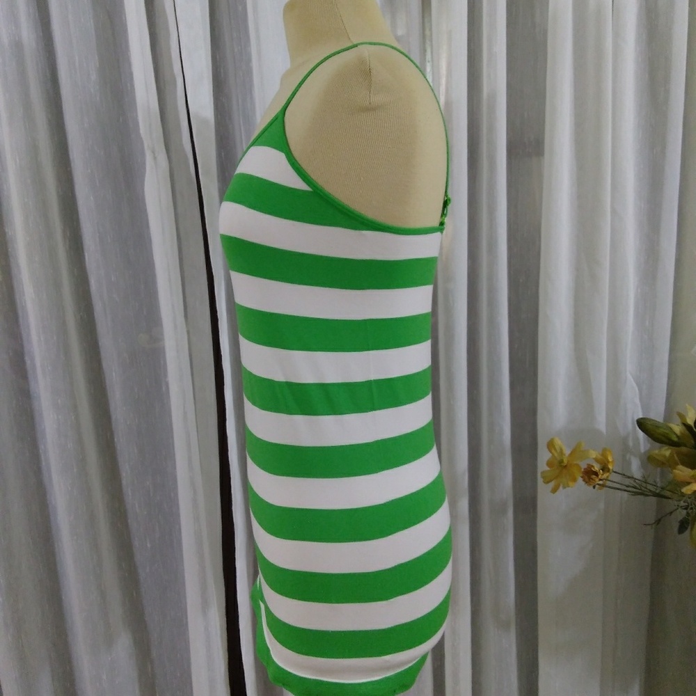 Last exit size 18 / 24  stretch top green & white